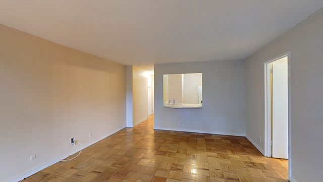 77 Pond Ave. 408, Brookline, MA 02445