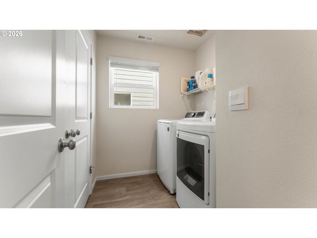 2983 FENYA St, Springfield, OR 97477