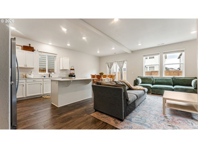 2983 FENYA St, Springfield, OR 97477