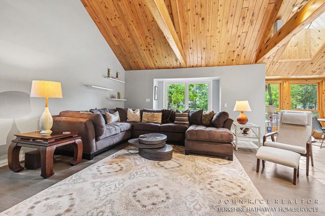 6155 Oakmont Landing Se, Caledonia Twp, MI 49302
