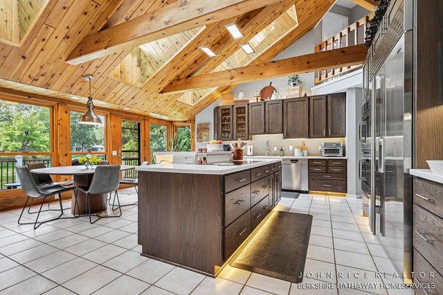 6155 Oakmont Landing Se, Caledonia Twp, MI 49302