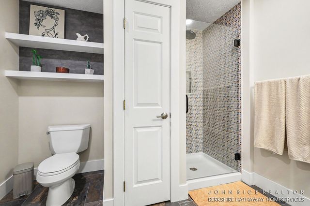 6155 Oakmont Landing Se, Caledonia Twp, MI 49302