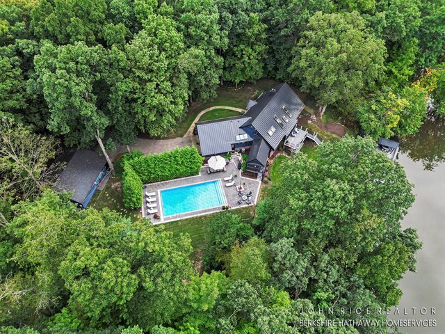 6155 Oakmont Landing Se, Caledonia Twp, MI 49302