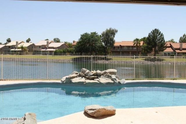 6933 W SACK Drive, Glendale, AZ 85308