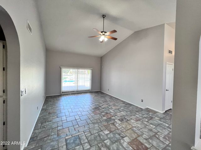 6933 W SACK Drive, Glendale, AZ 85308