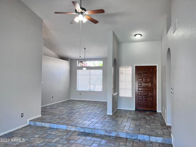 6933 W SACK Drive, Glendale, AZ 85308