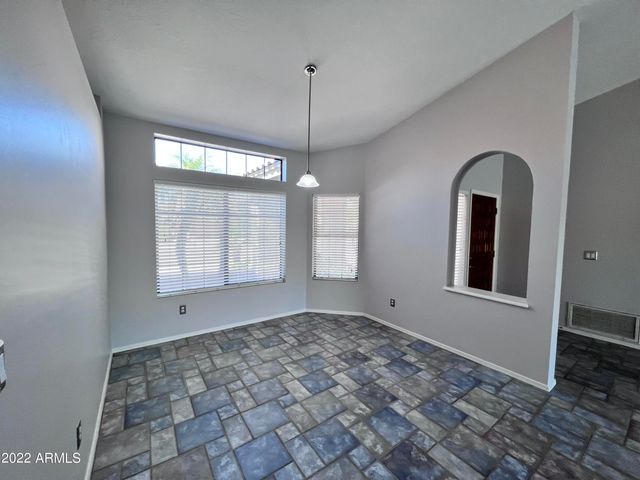 6933 W SACK Drive, Glendale, AZ 85308