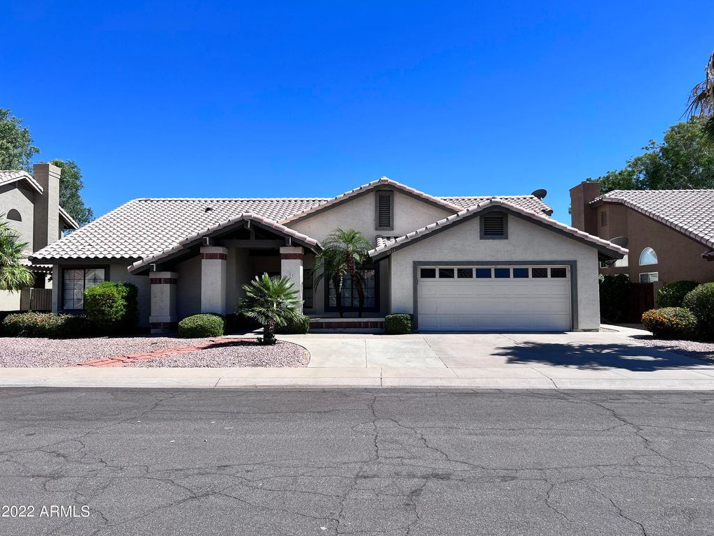 6933 W SACK Drive, Glendale, AZ 85308