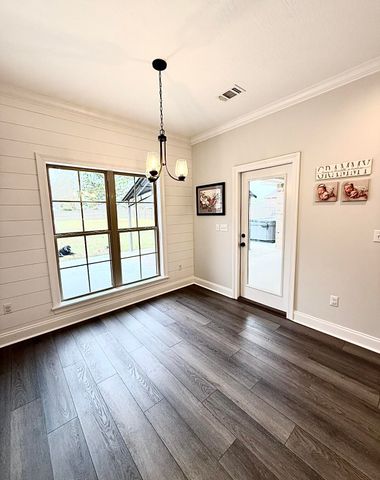 38 Copperfield Dr., Hattiesburg, MS 39402