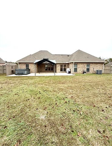 38 Copperfield Dr., Hattiesburg, MS 39402
