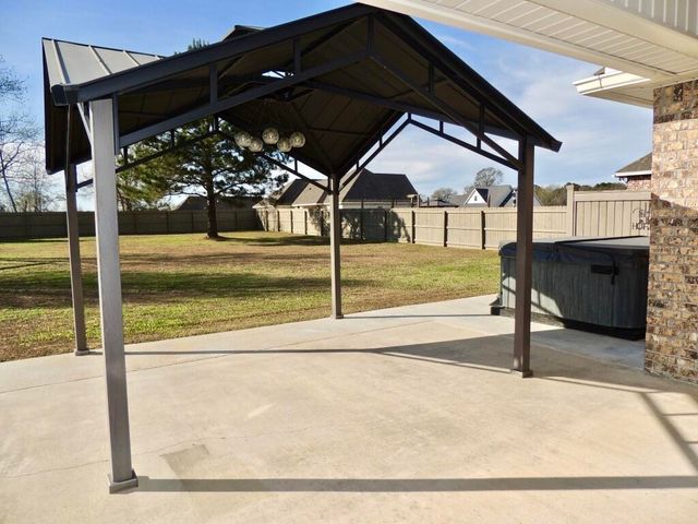 38 Copperfield Dr., Hattiesburg, MS 39402