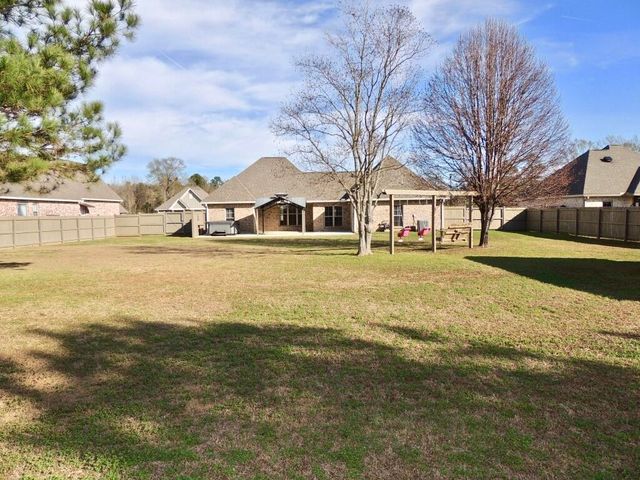 38 Copperfield Dr., Hattiesburg, MS 39402