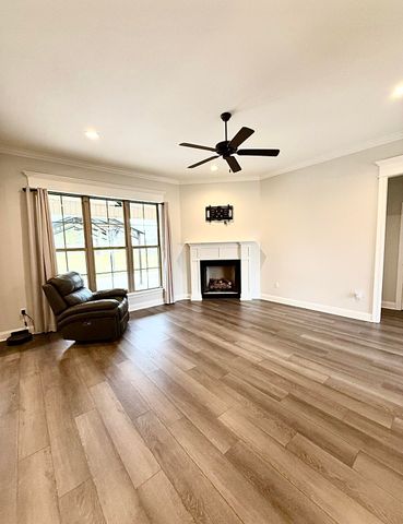 38 Copperfield Dr., Hattiesburg, MS 39402