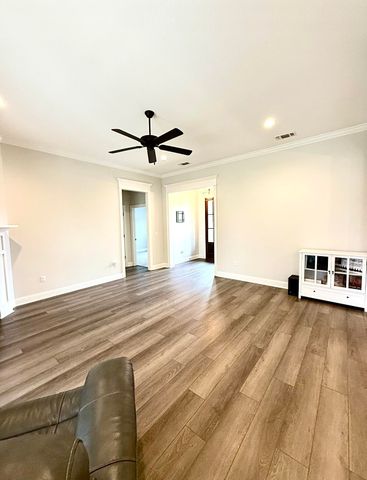 38 Copperfield Dr., Hattiesburg, MS 39402