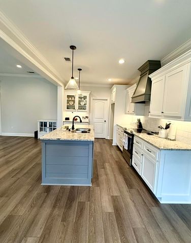 38 Copperfield Dr., Hattiesburg, MS 39402