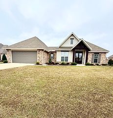 38 Copperfield Dr., Hattiesburg, MS 39402
