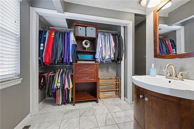 12313 S Mullen Court, Olathe, KS 66062