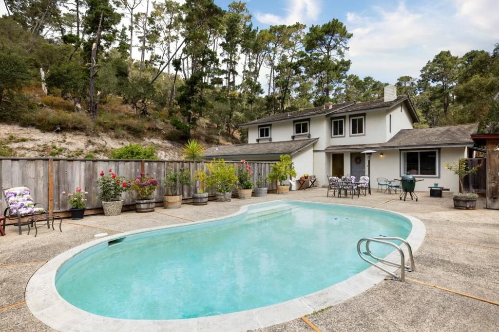 25455 Canada Valley Drive, Carmel, CA 93923