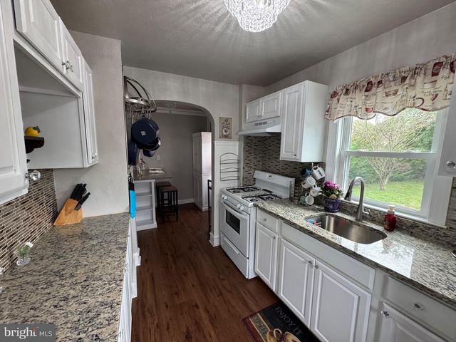 63 W MONTROSE ST, Vineland, NJ 08360