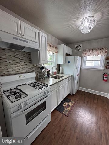 63 W MONTROSE ST, Vineland, NJ 08360