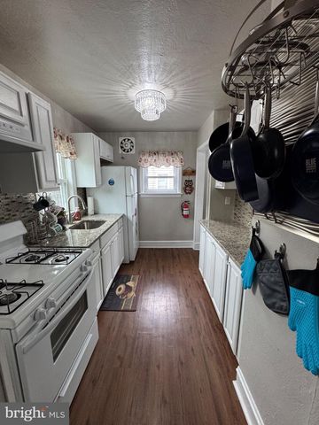 63 W MONTROSE ST, Vineland, NJ 08360