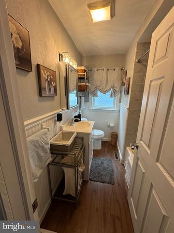 63 W MONTROSE ST, Vineland, NJ 08360
