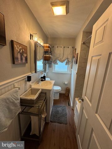 63 W MONTROSE ST, Vineland, NJ 08360