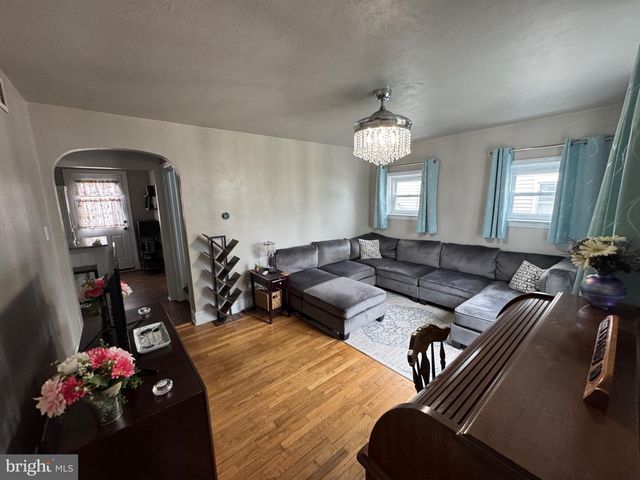 63 W MONTROSE ST, Vineland, NJ 08360