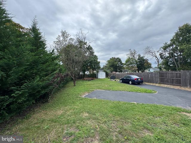 63 W MONTROSE ST, Vineland, NJ 08360