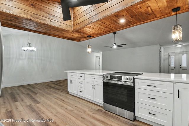 5305 E 127th Avenue, Tampa, FL 33617