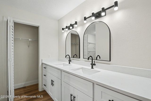 5305 E 127th Avenue, Tampa, FL 33617