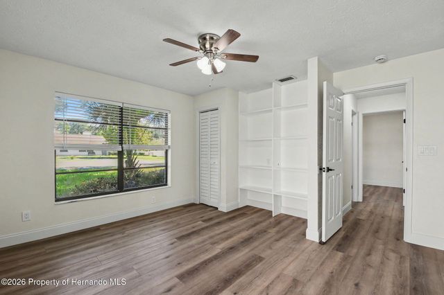 5305 E 127th Avenue, Tampa, FL 33617