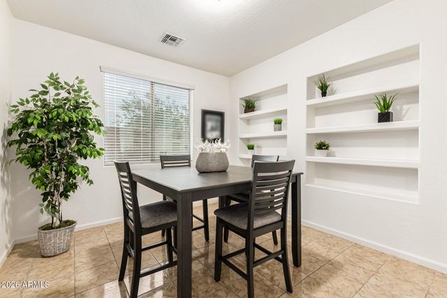 8205 S 23RD Place, Phoenix, AZ 85042