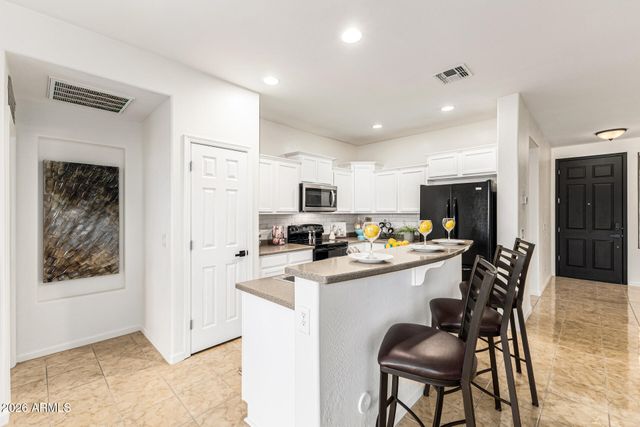 8205 S 23RD Place, Phoenix, AZ 85042