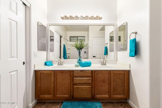 8205 S 23RD Place, Phoenix, AZ 85042