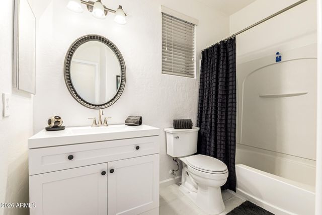 8205 S 23RD Place, Phoenix, AZ 85042