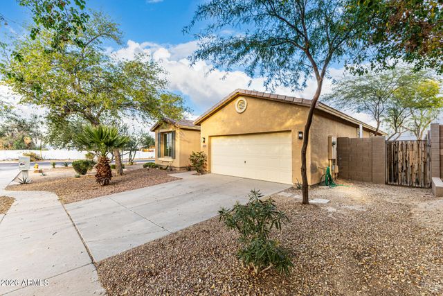 8205 S 23RD Place, Phoenix, AZ 85042
