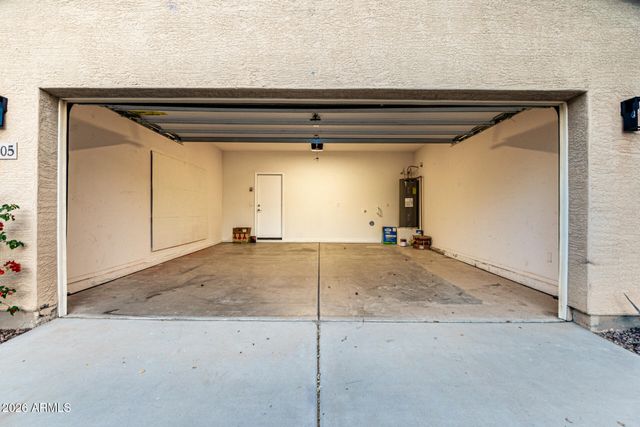 8205 S 23RD Place, Phoenix, AZ 85042