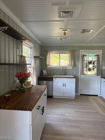 2701 Mark ST, Chesapeake, VA 23324