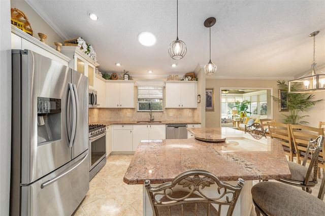 935 KENOVA AVENUE, The Villages, FL 32162