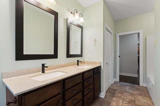 3504 Shadow Wood Court, Milan, IL 61264