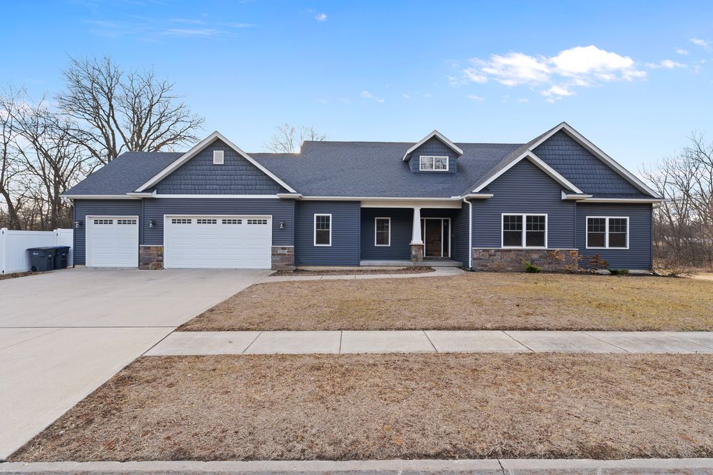 3504 Shadow Wood Court, Milan, IL 61264