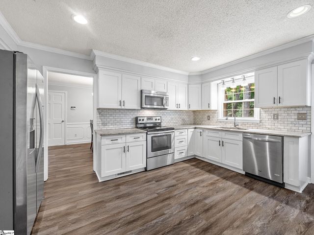 174 Green Lake Road, Greenville, SC 29607