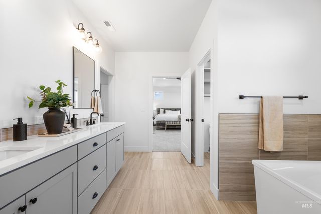 9848 W Aviara Street, Star, ID 83669