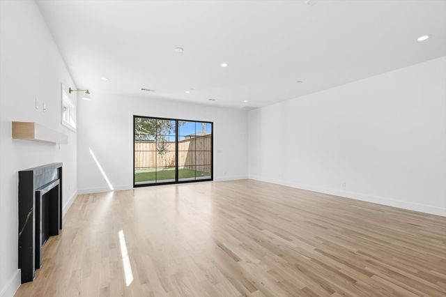 4525 Hopkins Avenue, Dallas, TX 75209