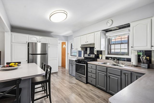306 Poplar Avenue, Bensenville, IL 60106