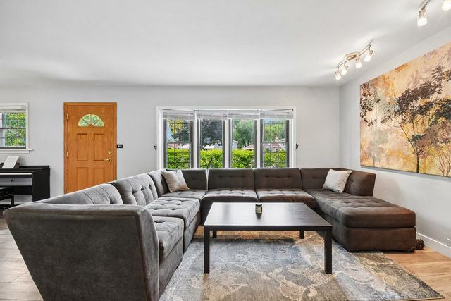 306 Poplar Avenue, Bensenville, IL 60106