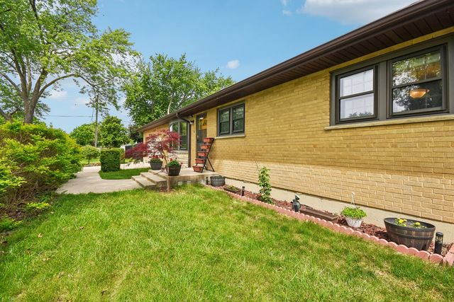 306 Poplar Avenue, Bensenville, IL 60106