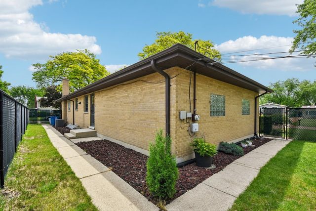 306 Poplar Avenue, Bensenville, IL 60106