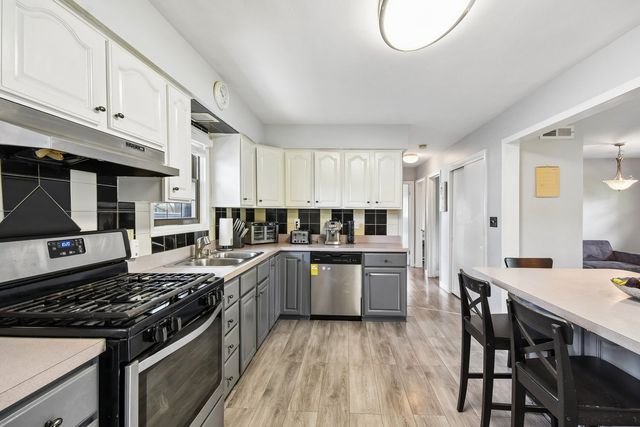 306 Poplar Avenue, Bensenville, IL 60106